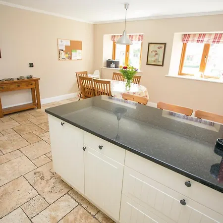 Decoy Country نافان