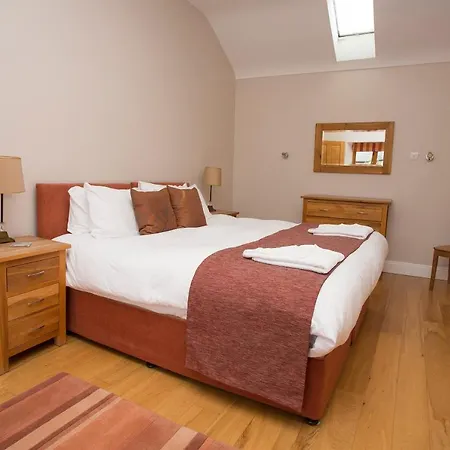 Decoy Country * Navan