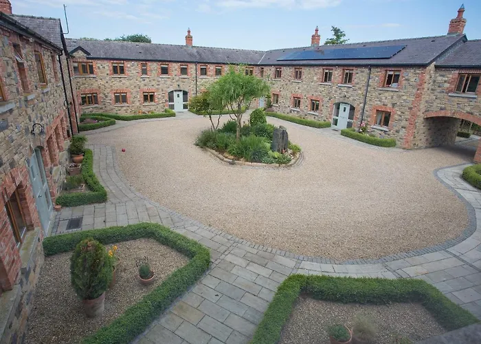 Decoy Country * Navan